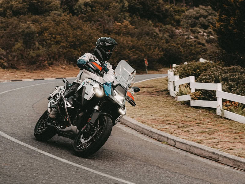 BMW Tours